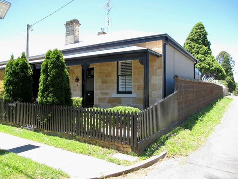 Apple Tree Cottage - Yamba Accommodation 1