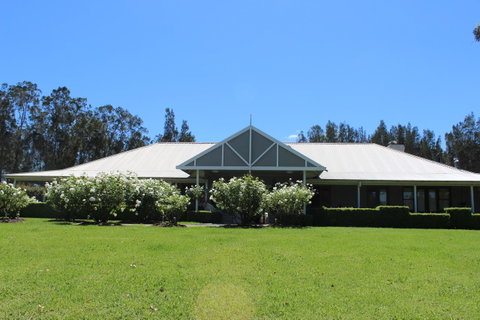 Thistle Hill Guesthouse - Walk To Many Wineries And Restaurants - Yamba Accommodation 1