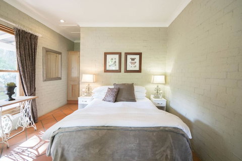 Thistle Hill Guesthouse - Walk To Many Wineries And Restaurants - Yamba Accommodation 28