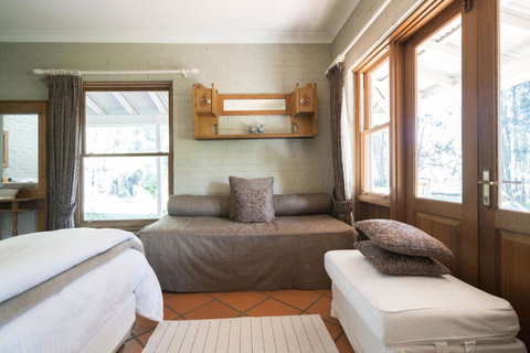 Thistle Hill Guesthouse - Walk To Many Wineries And Restaurants - Yamba Accommodation 39