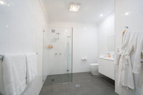 Thistle Hill Guesthouse - Walk To Many Wineries And Restaurants - Yamba Accommodation 42