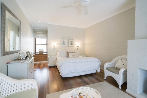 Thistle Hill Guesthouse - Walk To Many Wineries And Restaurants - Yamba Accommodation 43
