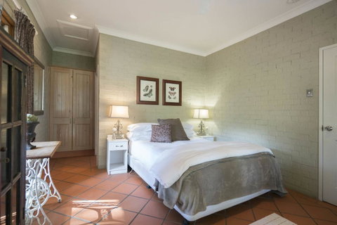 Thistle Hill Guesthouse - Walk To Many Wineries And Restaurants - Yamba Accommodation 27