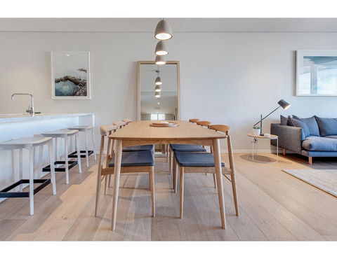 Oceanside Elegance At Superb Home Steps From Sand - Yamba Accommodation 6