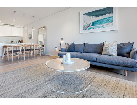 Oceanside Elegance At Superb Home Steps From Sand - Yamba Accommodation 4