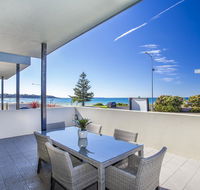 Beachfront Apartment Unit 2 - Yamba Accommodation