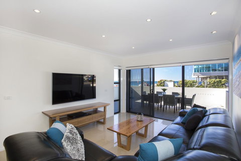 Beachfront 2 - Yamba Accommodation 3