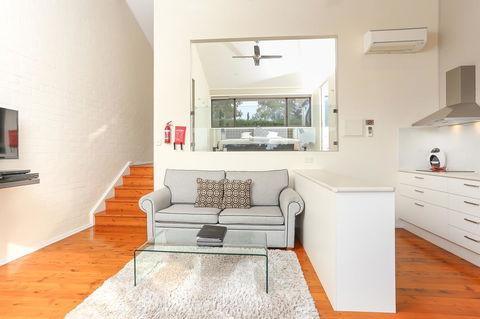 Wine Country Villas - Yamba Accommodation 22