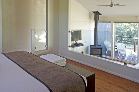 Wine Country Villas - Yamba Accommodation 23