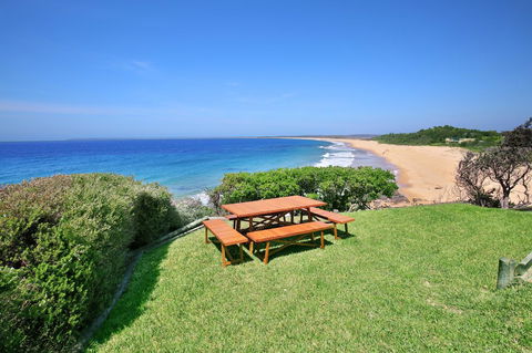 Neptune I Absolute Beachfront I Stunning Views - Yamba Accommodation 32