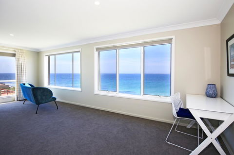 Neptune I Absolute Beachfront I Stunning Views - Yamba Accommodation 12
