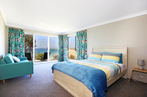 Neptune I Absolute Beachfront I Stunning Views - Yamba Accommodation 16