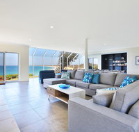 Neptune - Absolute Beachfront - Yamba Accommodation