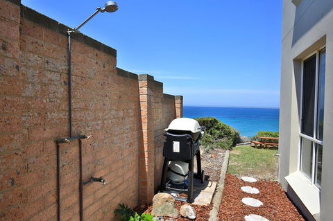 Neptune I Absolute Beachfront I Stunning Views - Yamba Accommodation 27