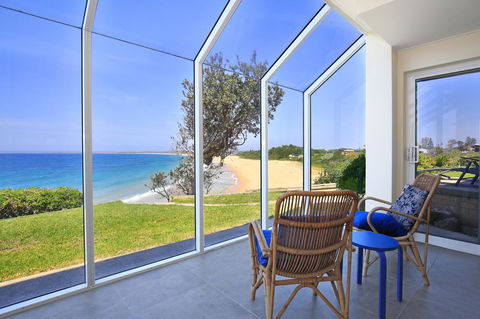 Neptune I Absolute Beachfront I Stunning Views - Yamba Accommodation 4