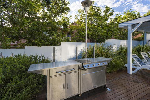 Oaks Nelson Bay Lure Suites - Yamba Accommodation 7