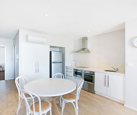 Oaks Nelson Bay Lure Suites - Yamba Accommodation 1