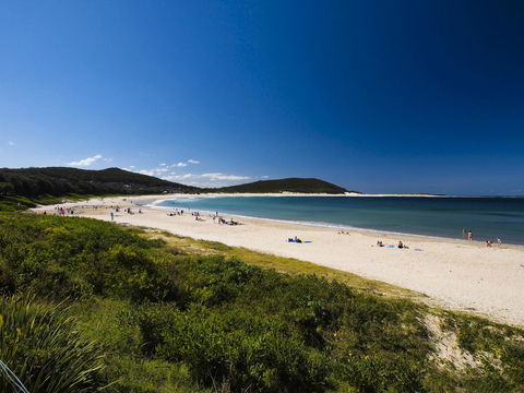 Oaks Nelson Bay Lure Suites - Yamba Accommodation 4