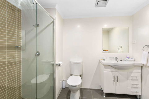 Quality Suites Pioneer Sands - Yamba Accommodation 4