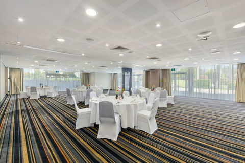 Quality Suites Pioneer Sands - Yamba Accommodation 13