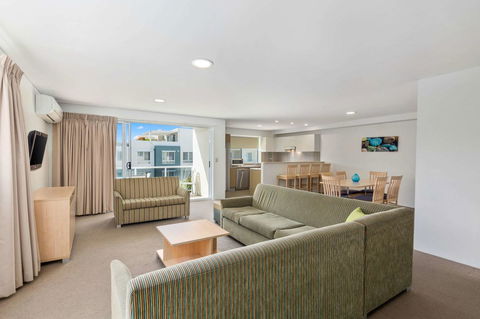Quality Suites Pioneer Sands - Yamba Accommodation 5