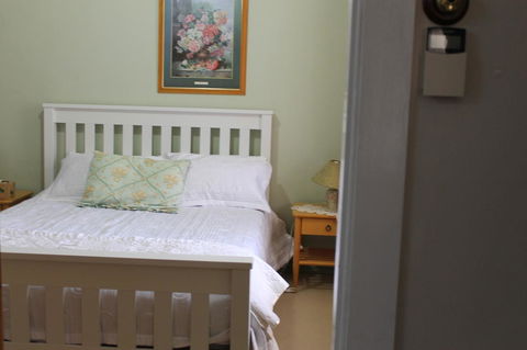Boot Makers Cottage - Yamba Accommodation 13