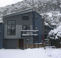 Snowstream 4 - Yamba Accommodation
