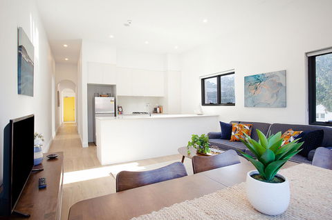 Stylish Apartment With Garage Near Bondi Beach - Yamba Accommodation 9
