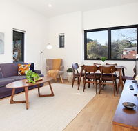 Stylish Apartment With Garage Near Bondi Beach - Yamba Accommodation