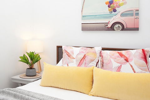 Stylish Apartment With Garage Near Bondi Beach - Yamba Accommodation 5