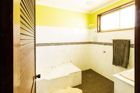 Coal D\' Vine VIEW - Cessnock NSW - Yamba Accommodation 9