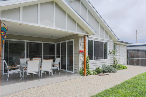 Armidale Cottage - House 2 - Yamba Accommodation 0