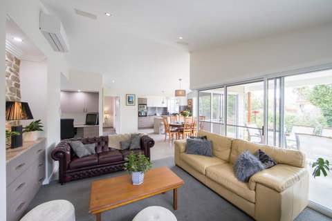 Armidale Cottage - House 2 - Yamba Accommodation 19