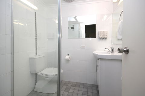 Sapphire Waters Motor Inn - Yamba Accommodation 24