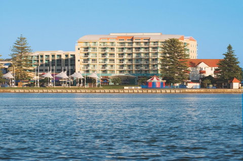 Oaks The Entrance Waterfront Suites - Yamba Accommodation 9