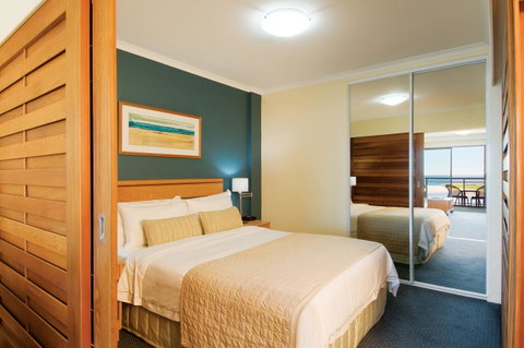 Oaks The Entrance Waterfront Suites - Yamba Accommodation 3
