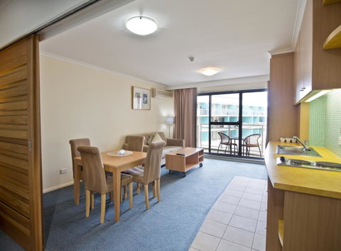 Oaks The Entrance Waterfront Suites - Yamba Accommodation 11
