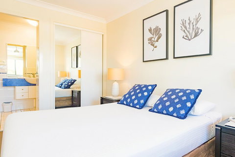 The Observatory Self Contained Apartments - Yamba Accommodation 12