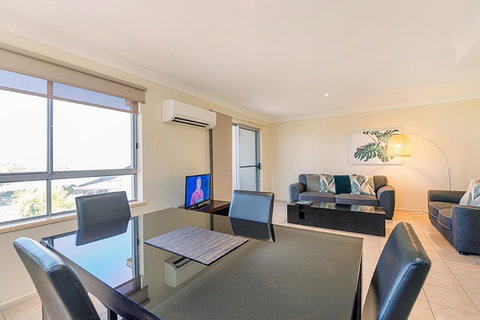 The Observatory Self Contained Apartments - Yamba Accommodation 14