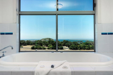 The Observatory Self Contained Apartments - Yamba Accommodation 5