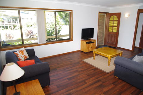 Breakaway, 11 Scott Street - Yamba Accommodation 9