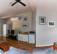 Pound Creek Gallery - Yamba Accommodation