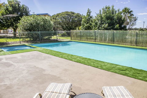 Allonville Gardens Motel - Yamba Accommodation 9