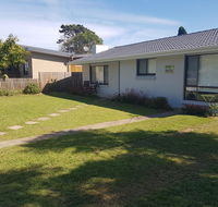 Golden Hill Cottage - Yamba Accommodation