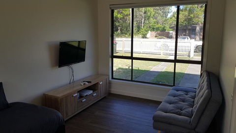 Golden Hill Cottage - Yamba Accommodation 14