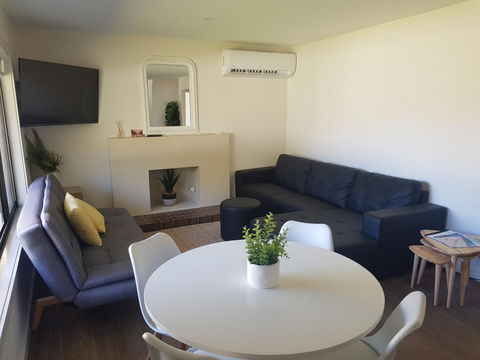 Golden Hill Cottage - Yamba Accommodation 9