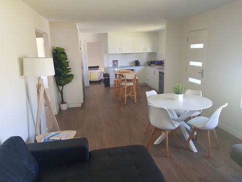 Golden Hill Cottage - Yamba Accommodation 8