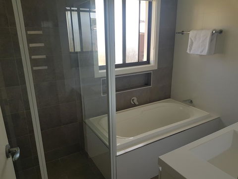 Golden Hill Cottage - Yamba Accommodation 5