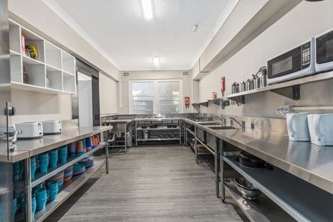 Ady's Place Backpackers, Sydney - Yamba Accommodation 9