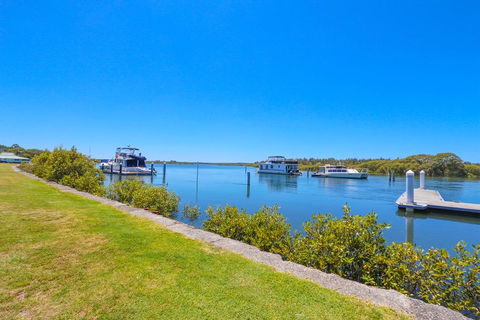 Boathouse Resort (Water Front) - Yamba Accommodation 7
